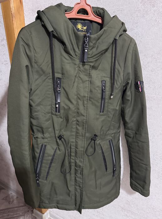 Продам женскую куртку