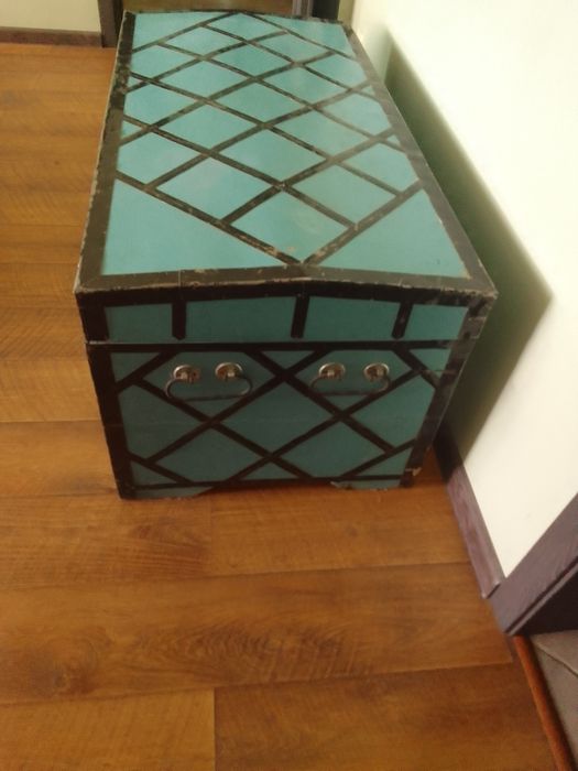 Сундук старинный