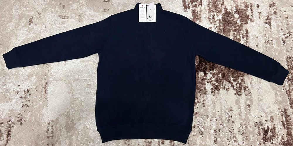 Vând bluza noua de bărbați Lacoste