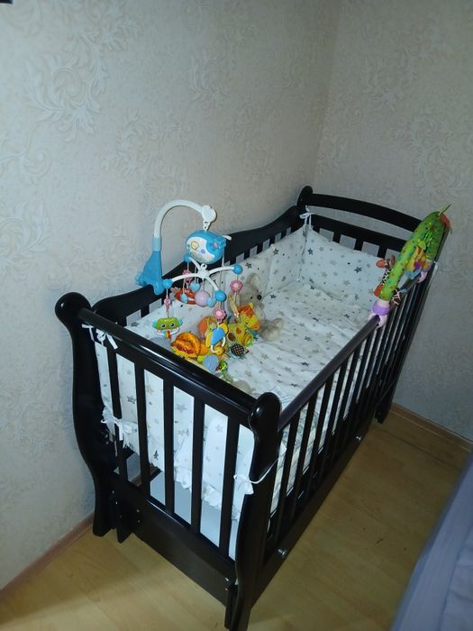 Детская кроватка