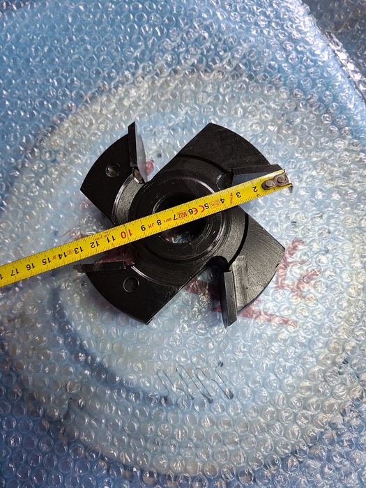 Freza profilata pentru coroane