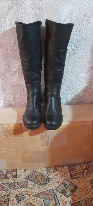 Продам сапоги36р-р