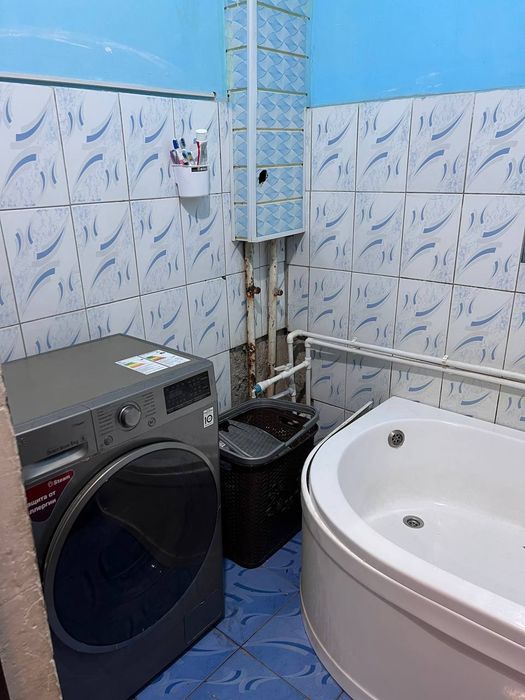 Квартира сотилади 2 хона 2 этаж кирпичном дом