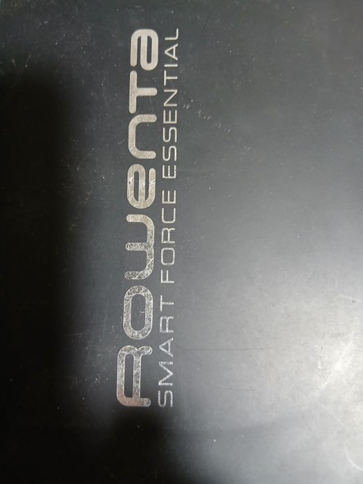 Робот пылесос рабочий.