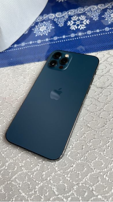 Продам айфон 12 про