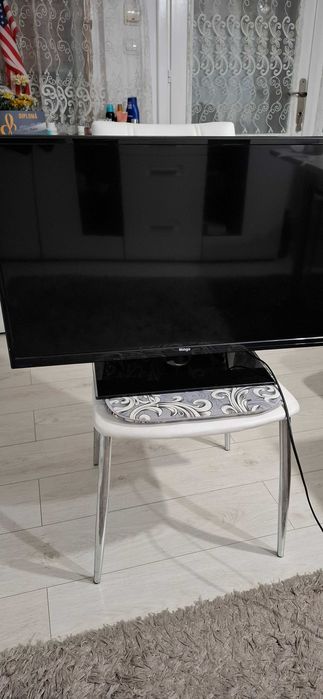 Vând televizor Venga de 100 cm în stare foarte bună