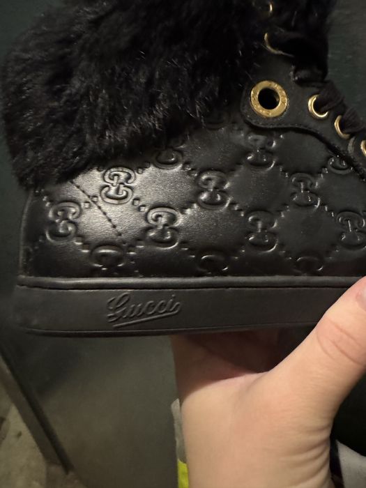 Дамски обувки с естествен пух