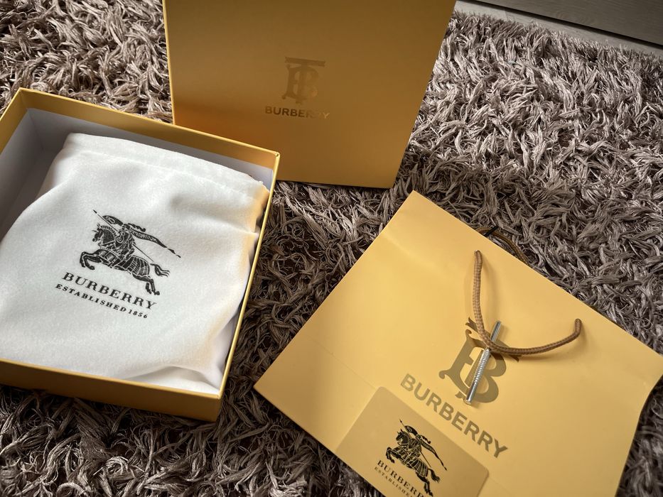 Curea Barbati Burberry