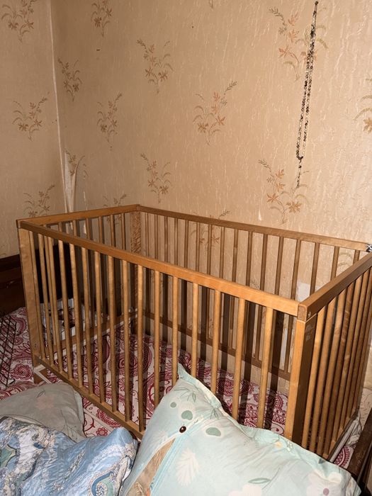 Колыбельная, манеж, и мебель