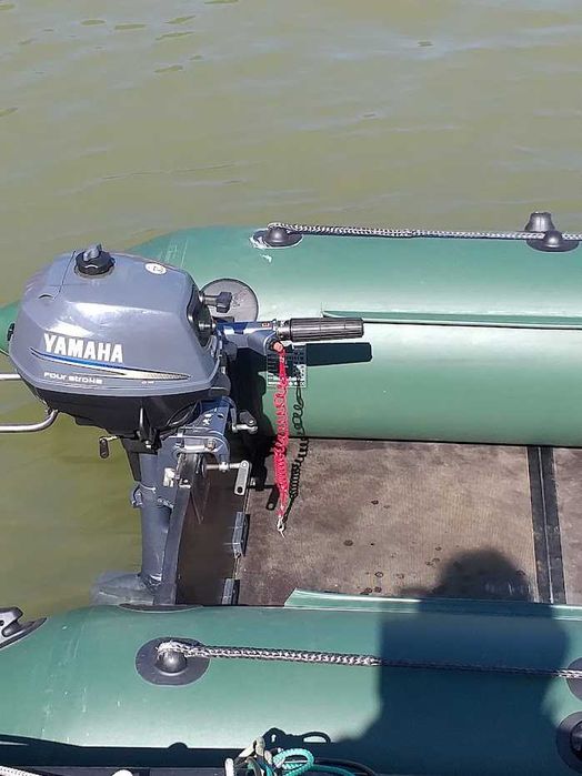 Motor Yamaha 2,5 HP 4 Timpi-Silențios perfect pentru bărci pneumatice.
