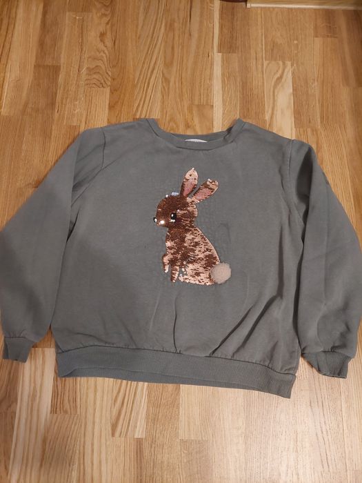 De vânzare lot 2 hanorace, mărimea 134-140 cm