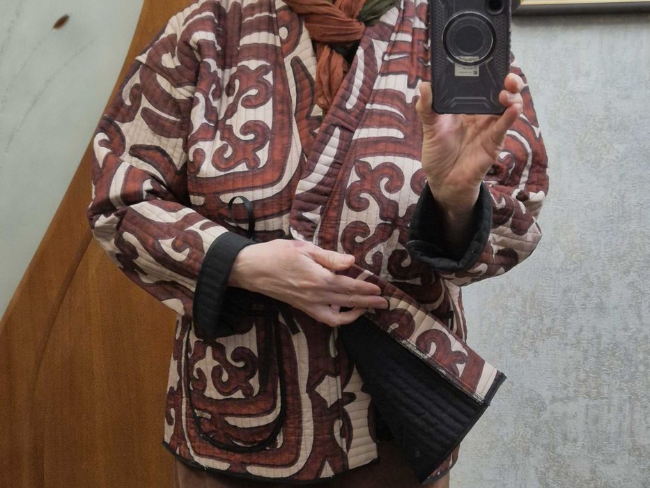 Красивая национальная куртка 52(ХL).