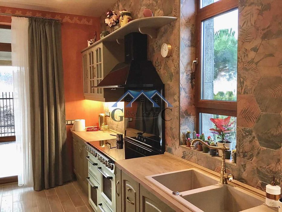 Продава се Къща в с. Приселци, Област Варна - 240 кв.м за 1113 €/кв.м - Снимка #1