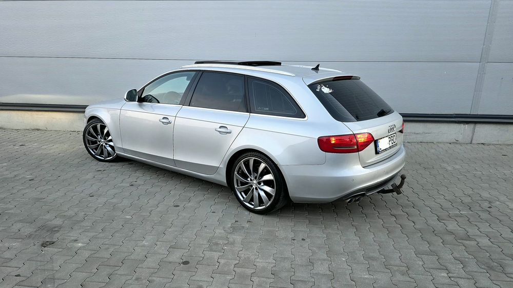 Audi  A4 B8 2.0TDI / Xenon - Navi - Piele - Panoramic