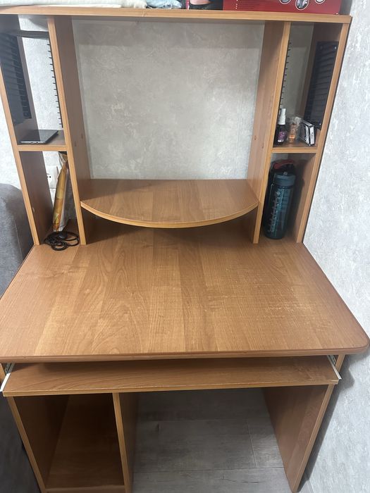 Продам стол компютерный