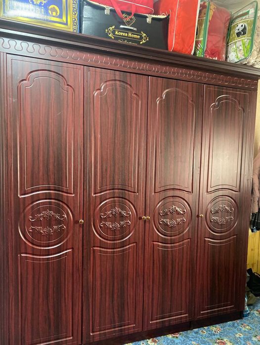 Sotiladi komplekt 3 tasi