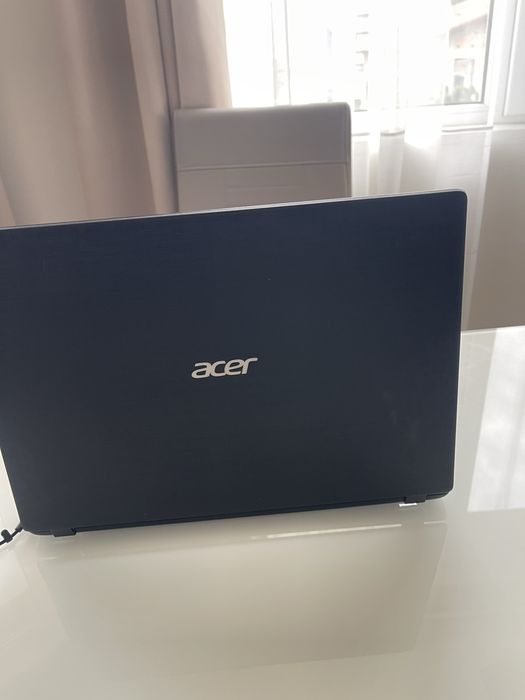 Лаптоп Acer и Принтер цветен HP