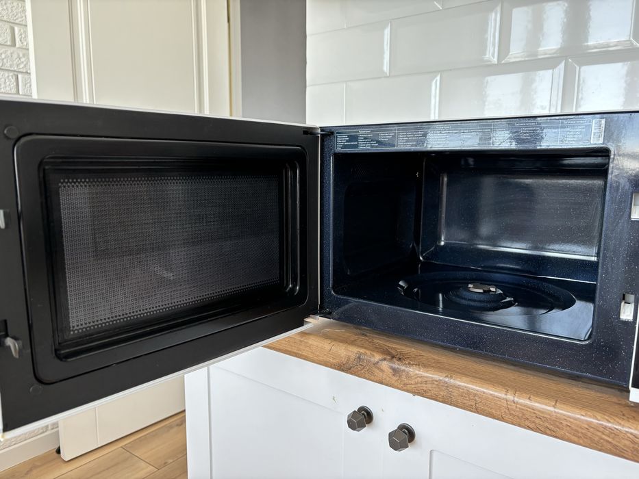 Продам микроволновую печь Samsung