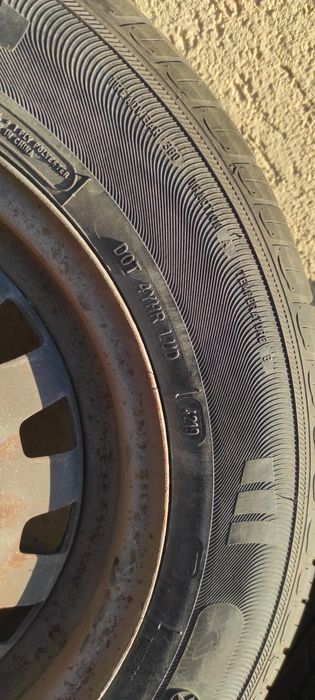 Vand 4 anvelope de vara Austone Athena 175/70/R14 cu tot cu jantele de