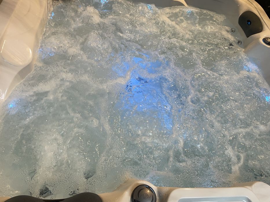 Джакузи  градинско ново 2 год, гаранция  , музикална система