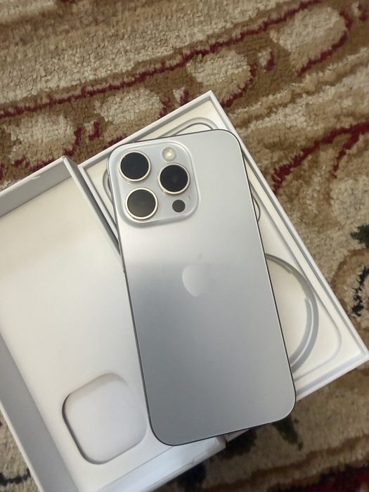 Iphone 15 pro 256 gb white