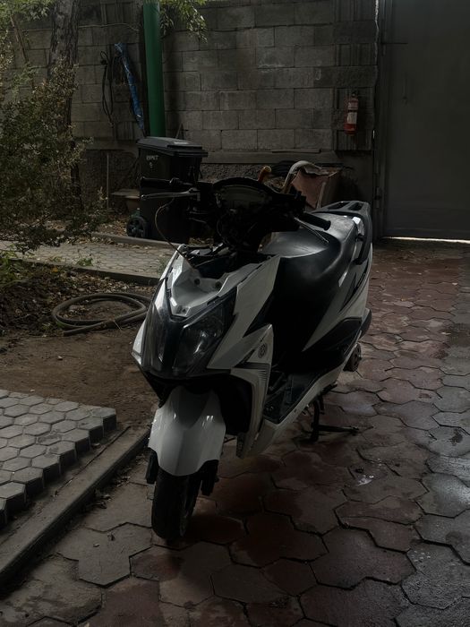 Мопед 150 кубов на ходу