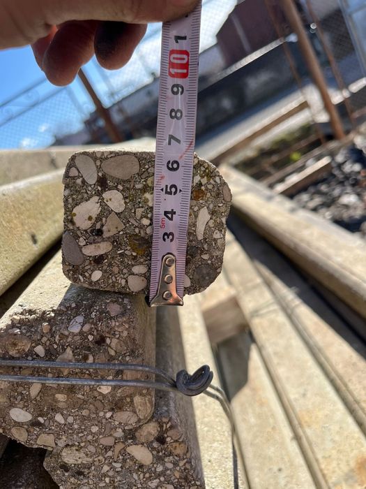 Vand stalpi din beton in stare impecabila