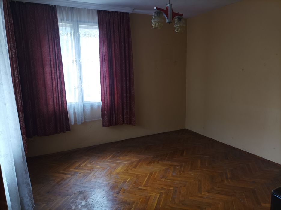 Продава се Многостаен апартамент в Казанлък - 120 кв.м за 1063 €/кв.м - Снимка #1