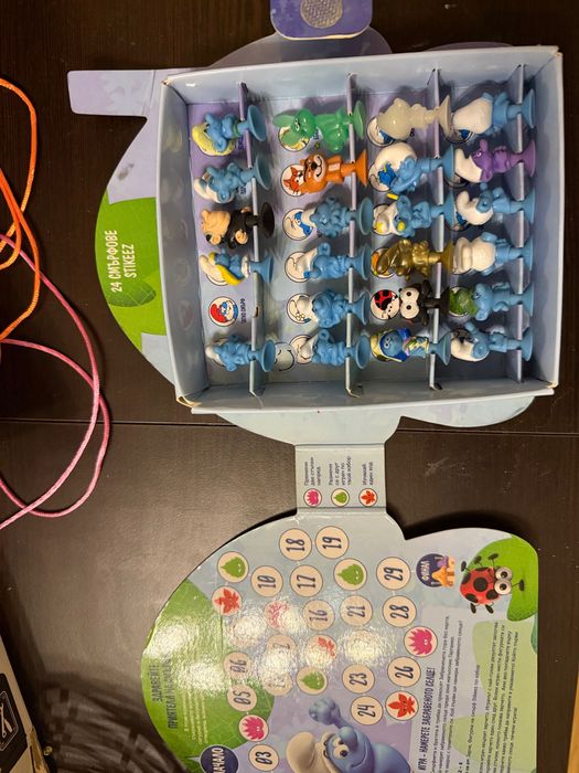 Стикита Stikeez Смърф игра пълен комплект