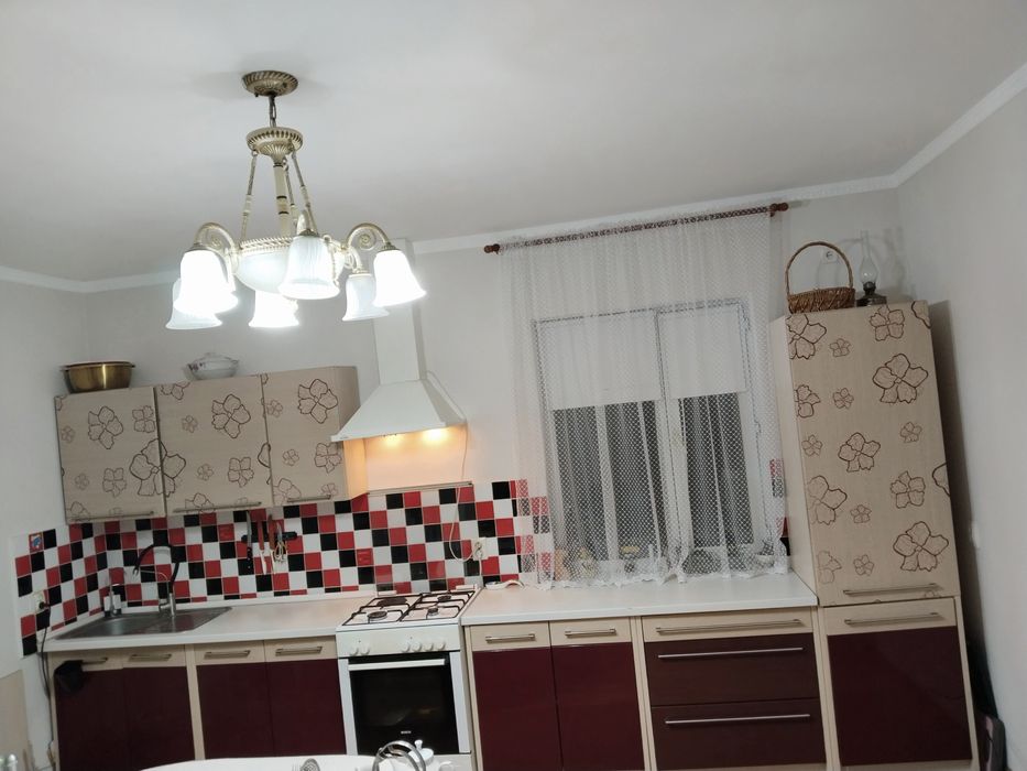 Кухонный гарнитур вместе с техникой