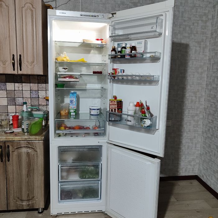 Продаем холодильник