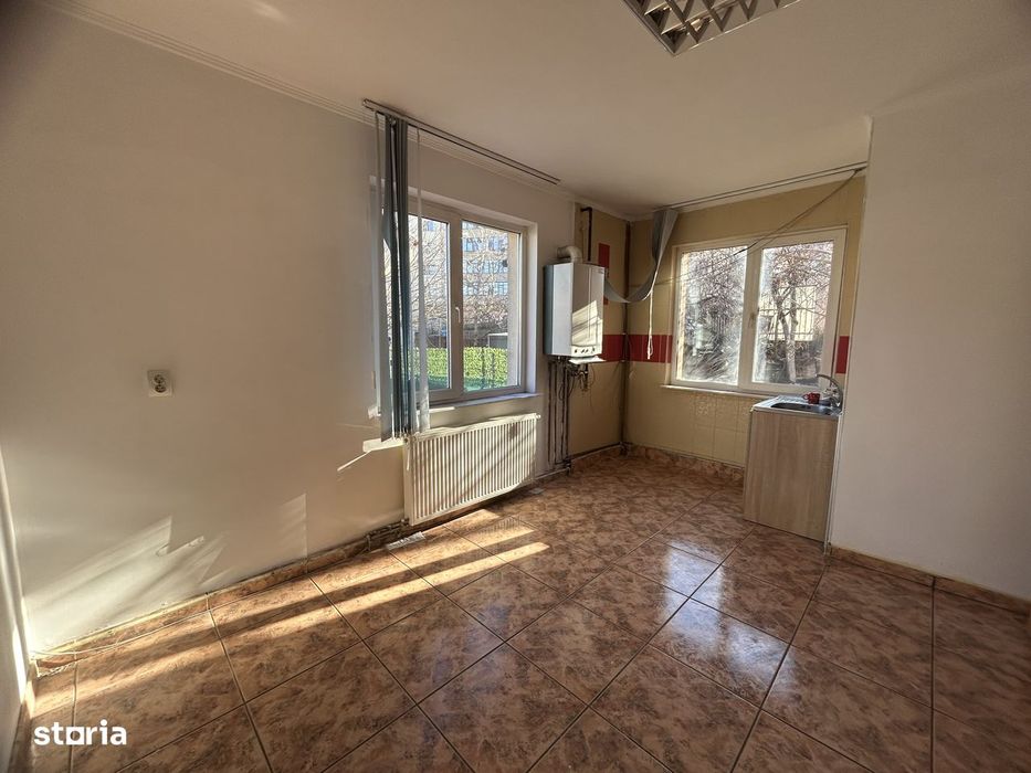 Spatiu de închiriat Pitești.