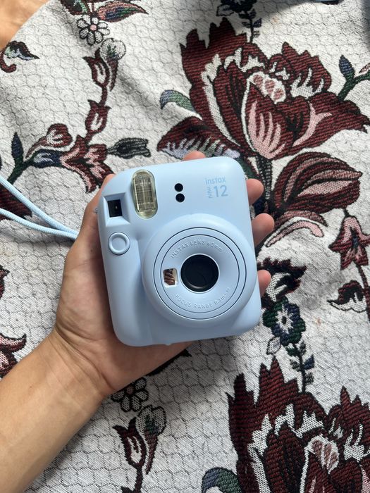 Instax mini 12 в идеальном состояний