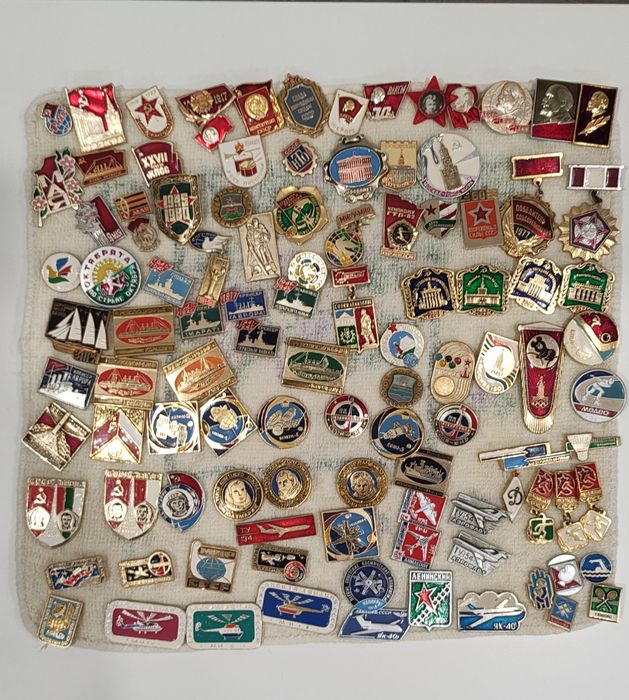 Продам коллекцию значков