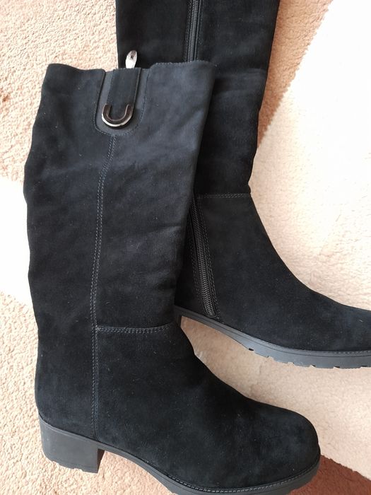 Продаю зимние сапоги