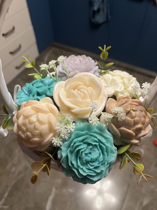 Восъчни букети от соеви свещи