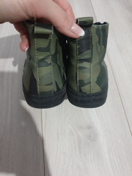 Bascheți Zara măr. 32/33