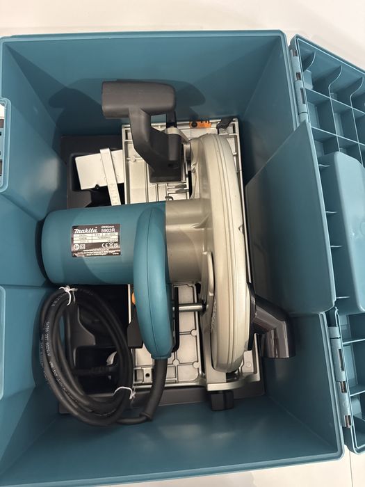 fierăstrău circular de mână Makita 5903R