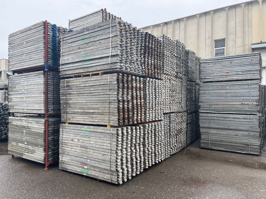 Popi metalici si schela metalica Italia