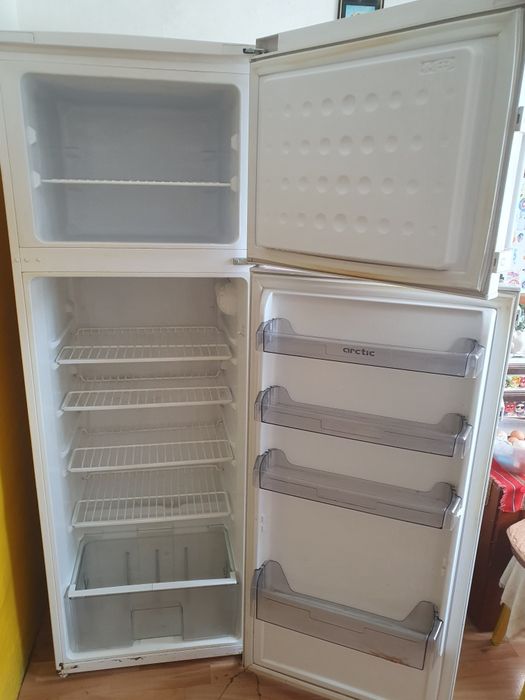 Frigider Arctic / detalii in Foto