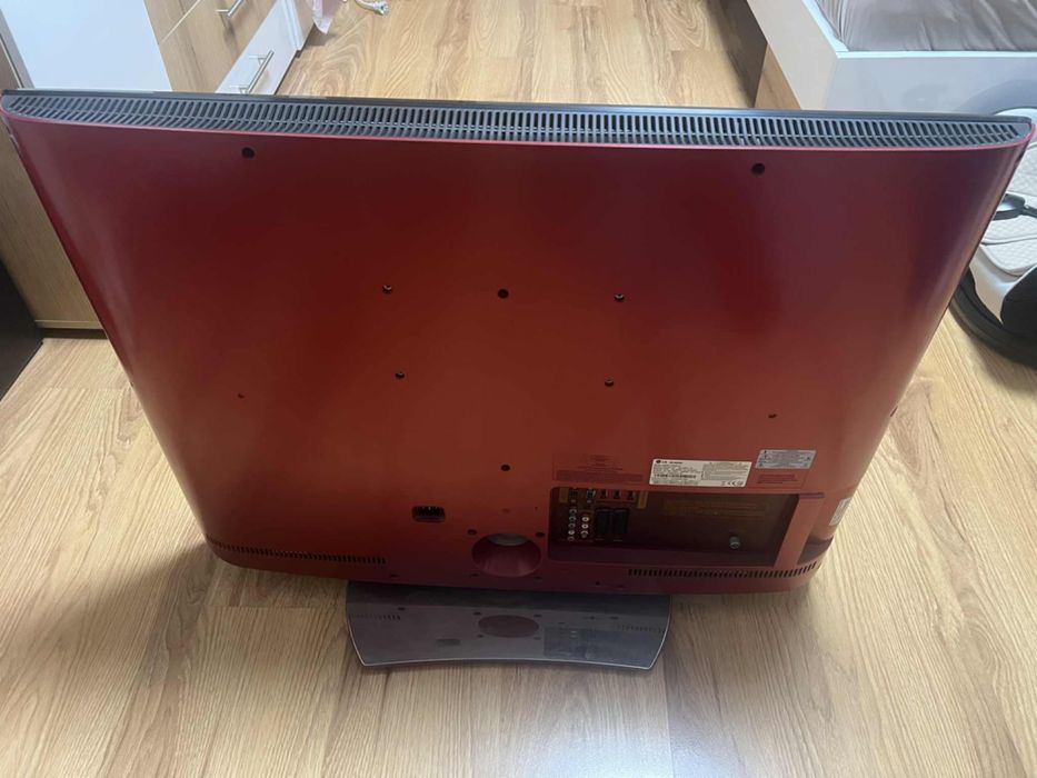 Продавам телевизор Lg