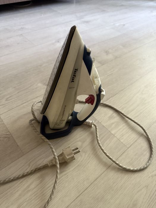 Утюг tefal , хорошо гладит