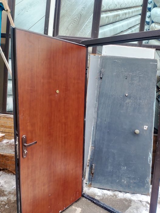 Буу есик сатылады