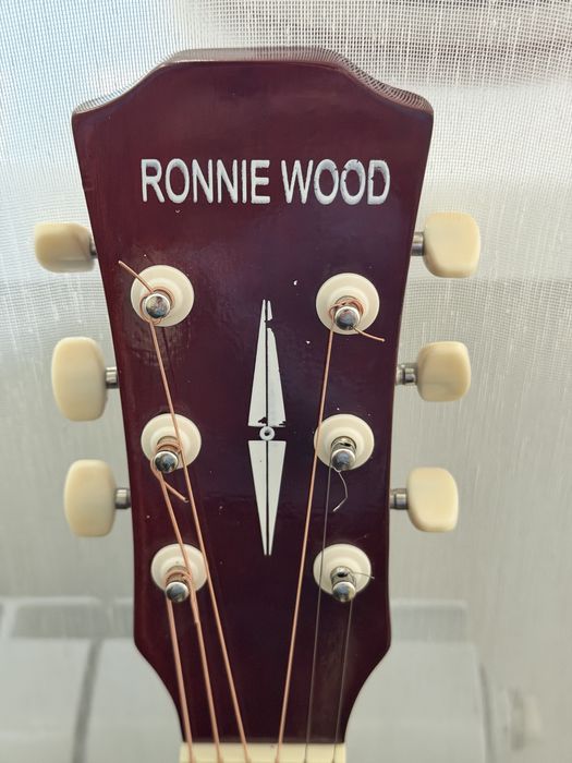Гитара Roonie woog