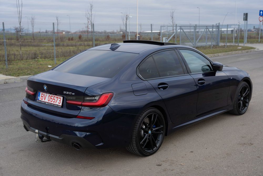 BMW Seria 3 330e G20 M-Sport Laser Trapa Frane M Distronic R19 292cp