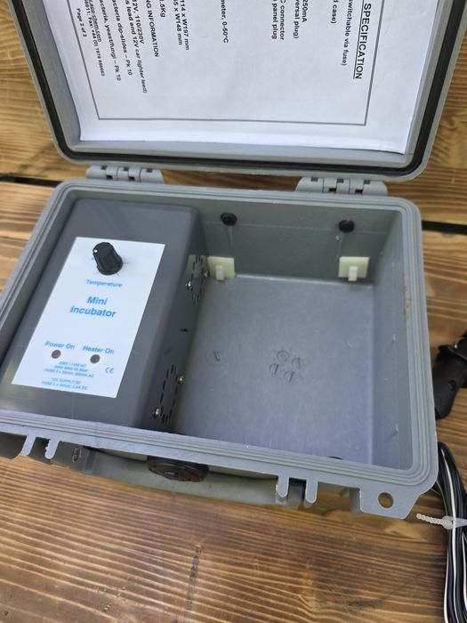 Mini incubator auto si 220v 25w