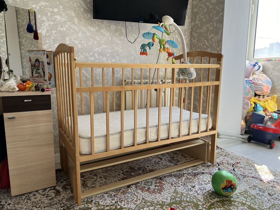 Детская кроватка, качалка