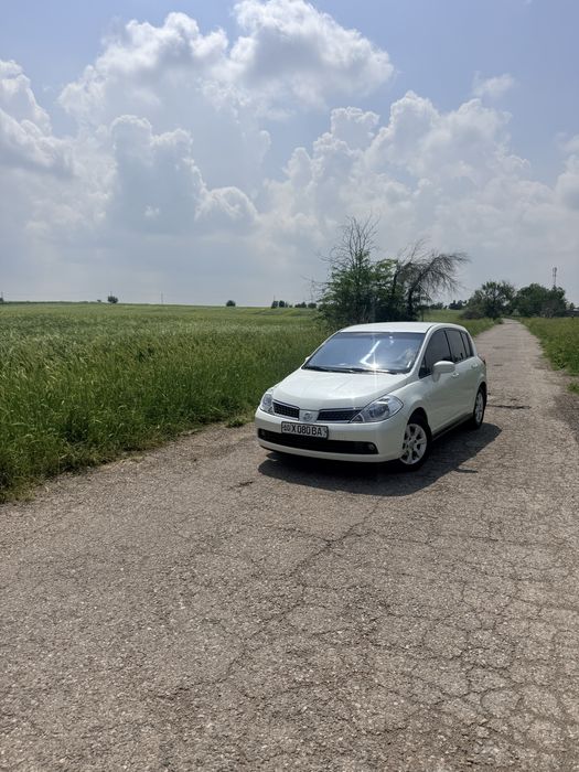 Nissan tiida Avtomat