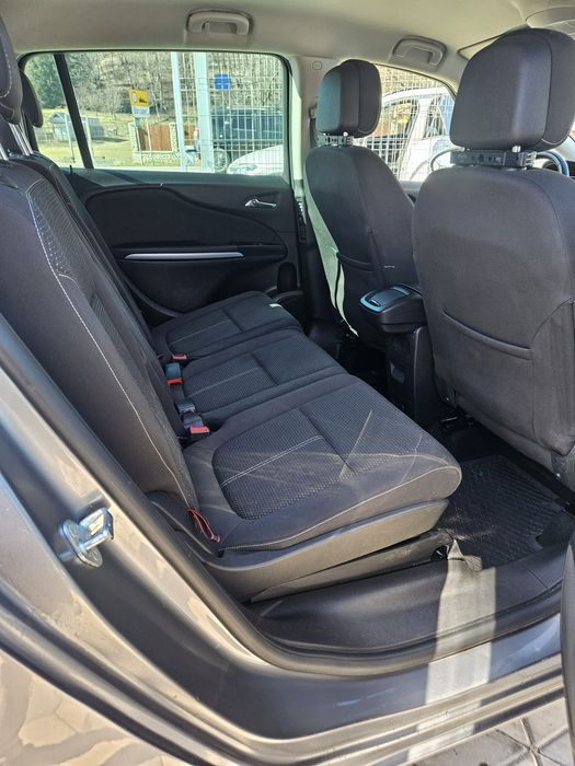 Opel Zafira  din 2019 cu 7 locuri !