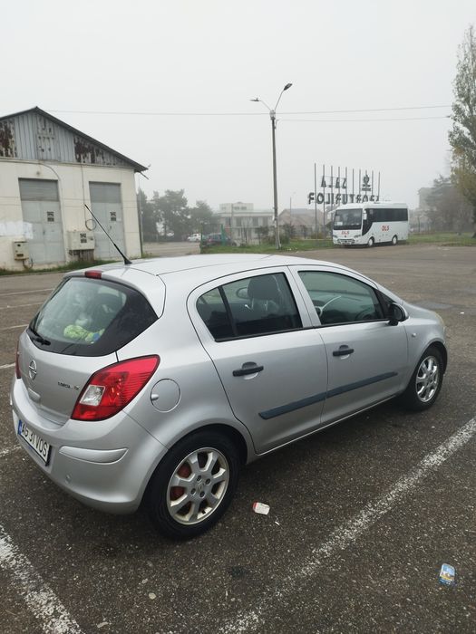 Vând Opel corsa d